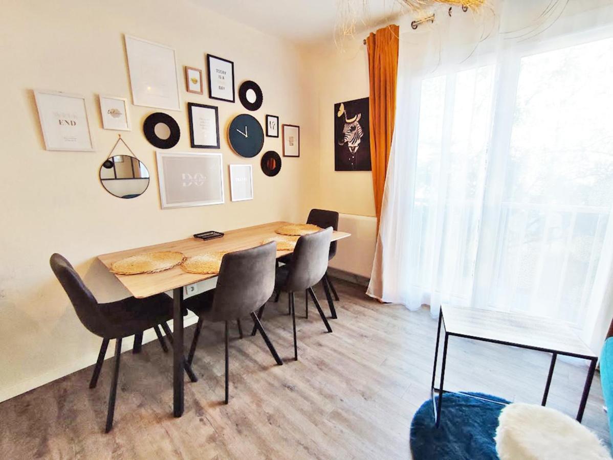 L'Escampette, Duplex T3, Centre Luchon, Wifi, Casier A Skis, 4 Personnes Bagnères-de-Luchon Esterno foto