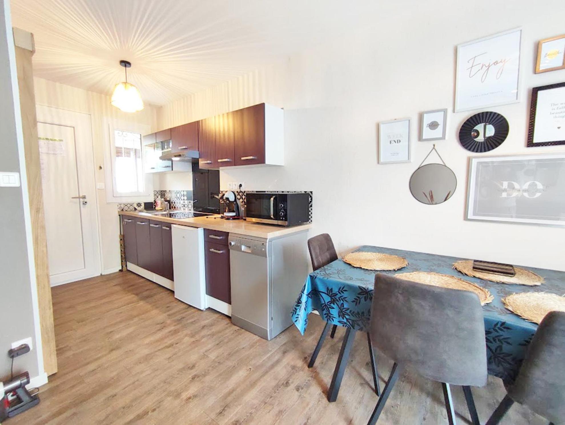 L'Escampette, Duplex T3, Centre Luchon, Wifi, Casier A Skis, 4 Personnes Bagnères-de-Luchon Esterno foto